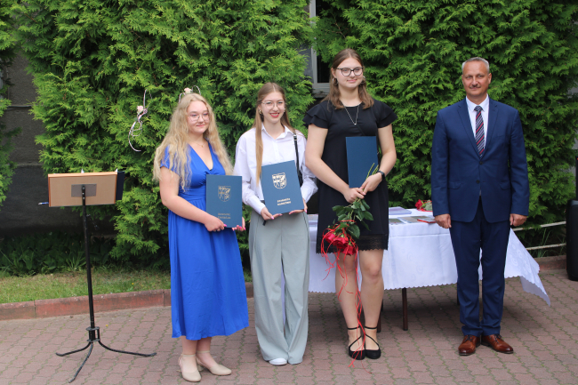 Koniec roku szkolnego w szkołach prowadzonych przez Powiat Kamieński